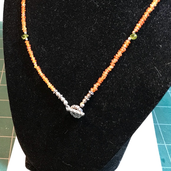 Necklace of Carnelian & Peridot Pear Briolettes - Picture 2 of 4